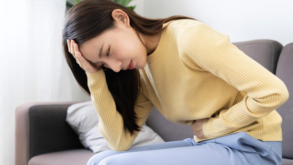 is oxycodone the same as percocet While they are similar, Percocet contains more ingredients