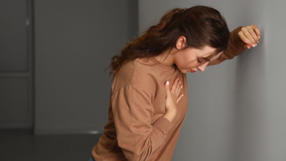 Panic Attack vs. Anxiety Attack differ in the way symptoms present.